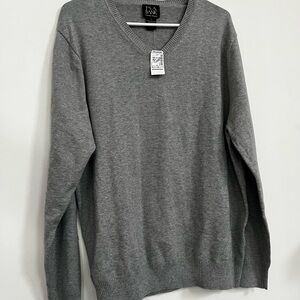 Jos. A. Bank Men's V-Neck Sweater in Heather Gray